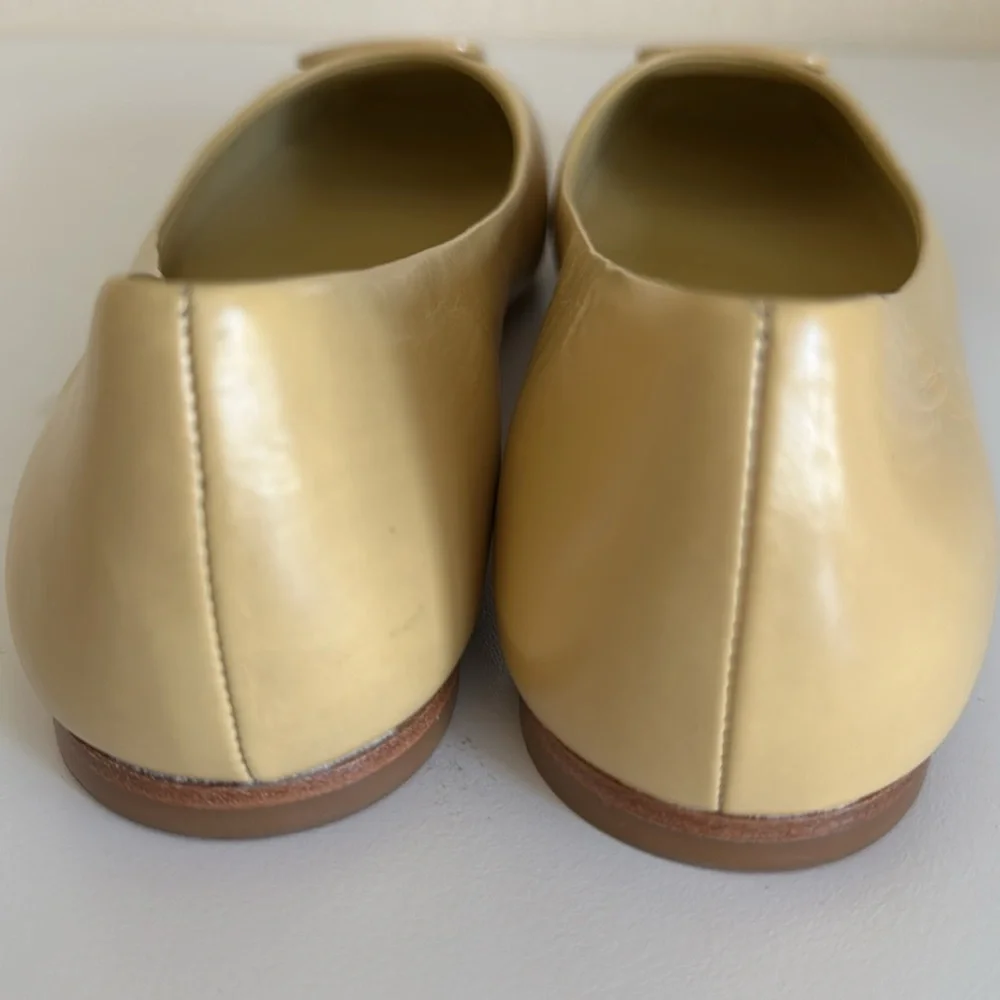 New Tory Burch Yellow Leather Ballet Flats with TB Logo. Size 7.5.
